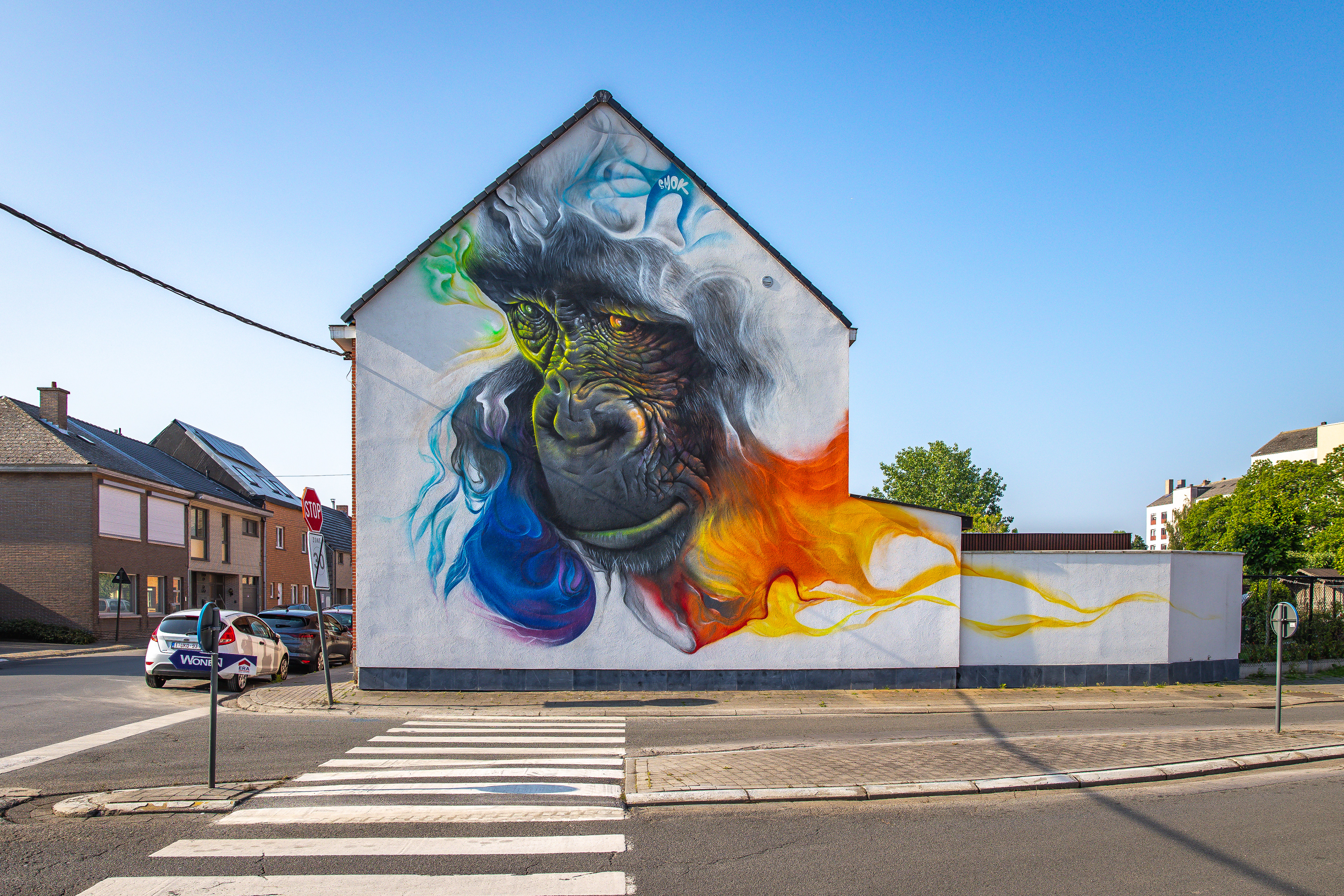 Graffiti mural of a gorilla