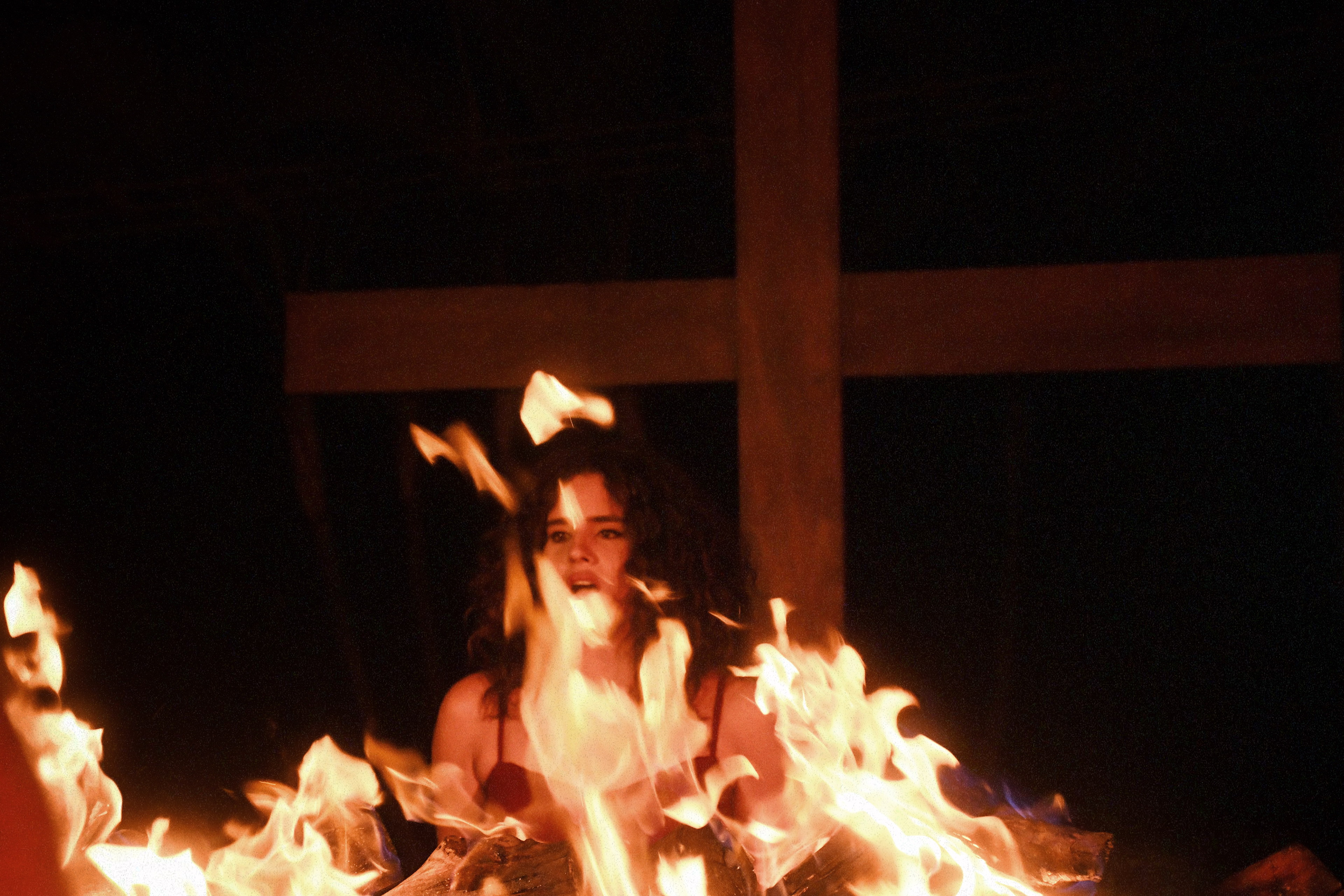 Mariana Valentina - Clipe Gethsemane, 2025