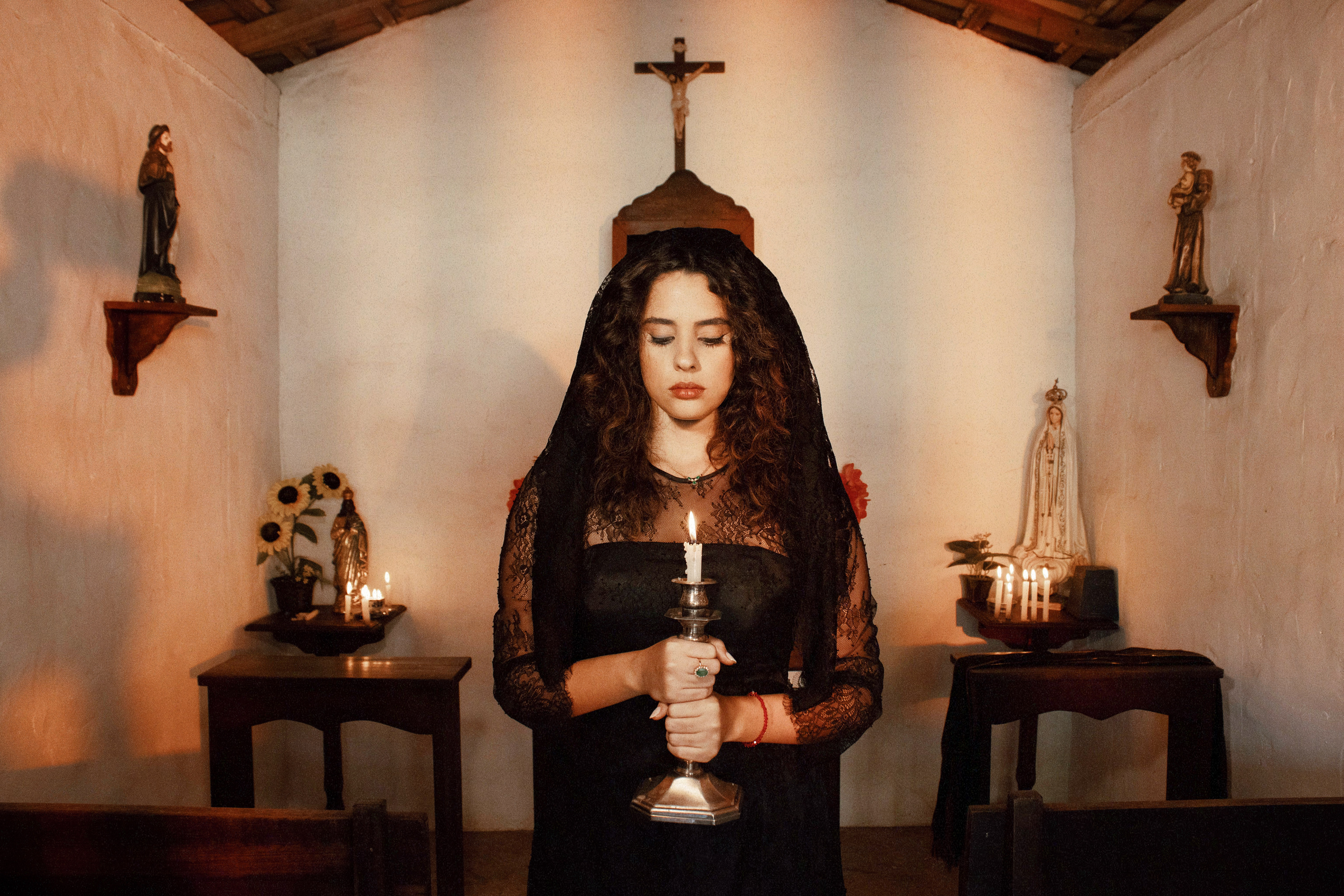 Mariana Valentina - Clipe Gethsemane, 2025