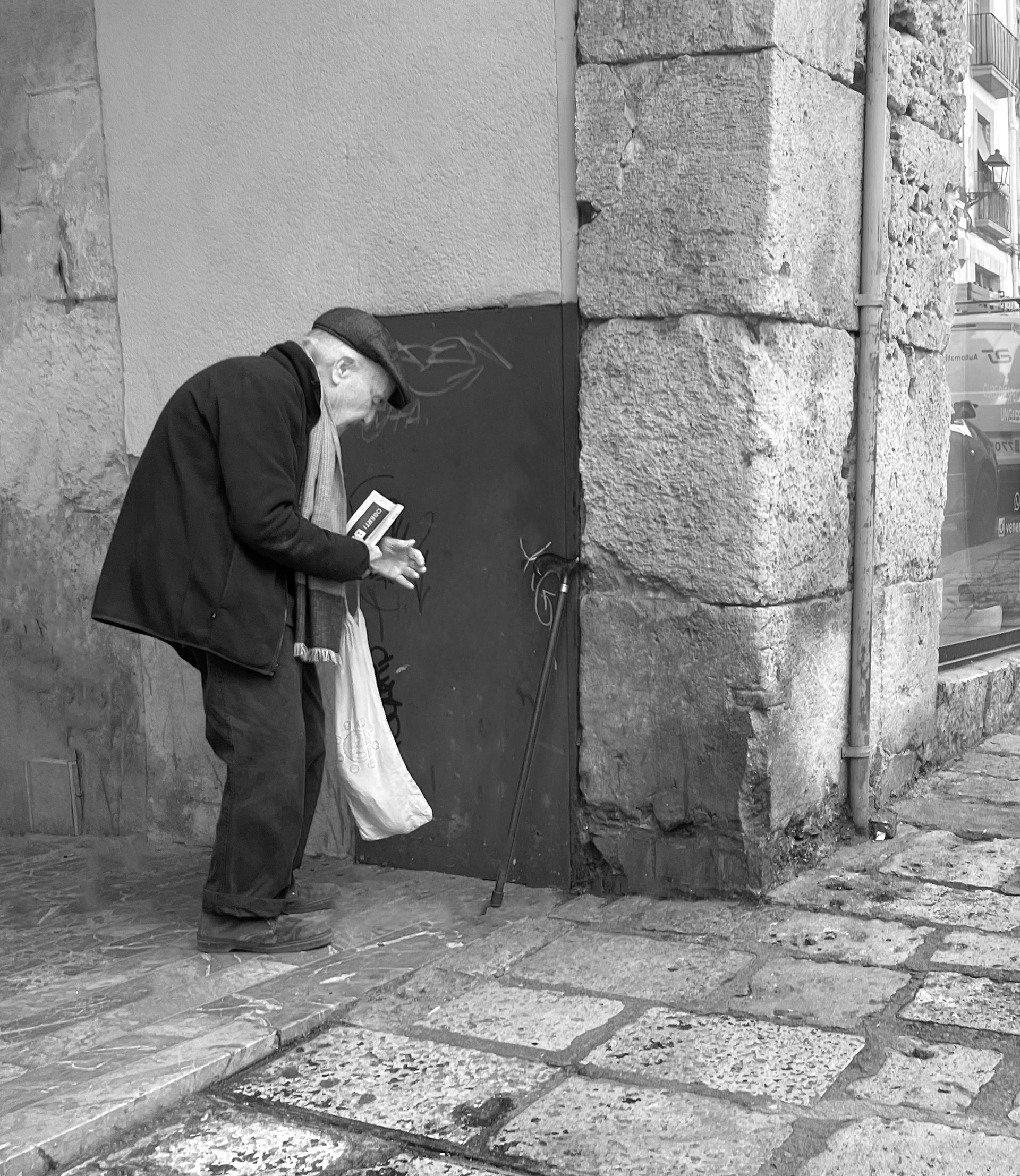 He pensat: hem abandonat la bossa pel pa.