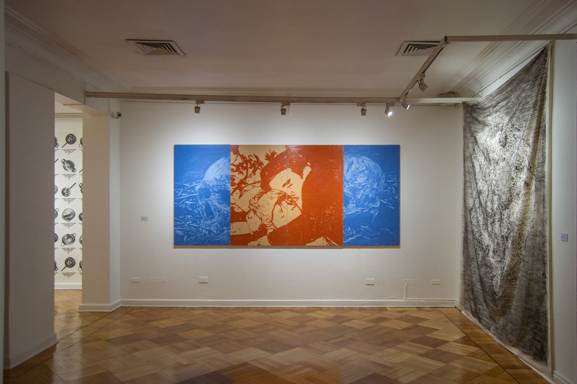 Acabo de mundo: Ecos subterráneos, 2016. Esmalte sintético sobre PVC y marcos de aluminio de paneles publicitarios encontrados. 142,5 x 320 cm.