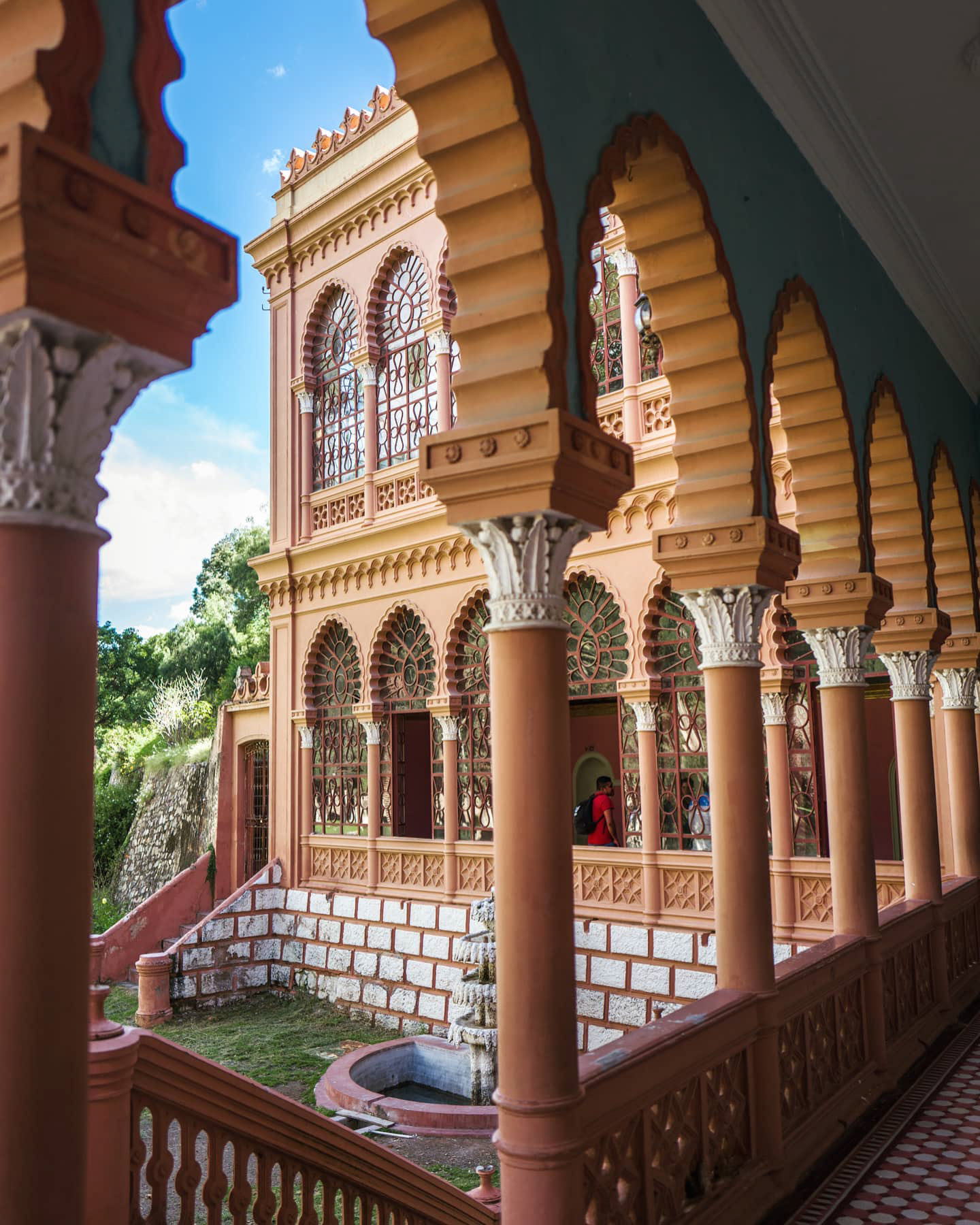 Castillo de la Glorieta, Surce