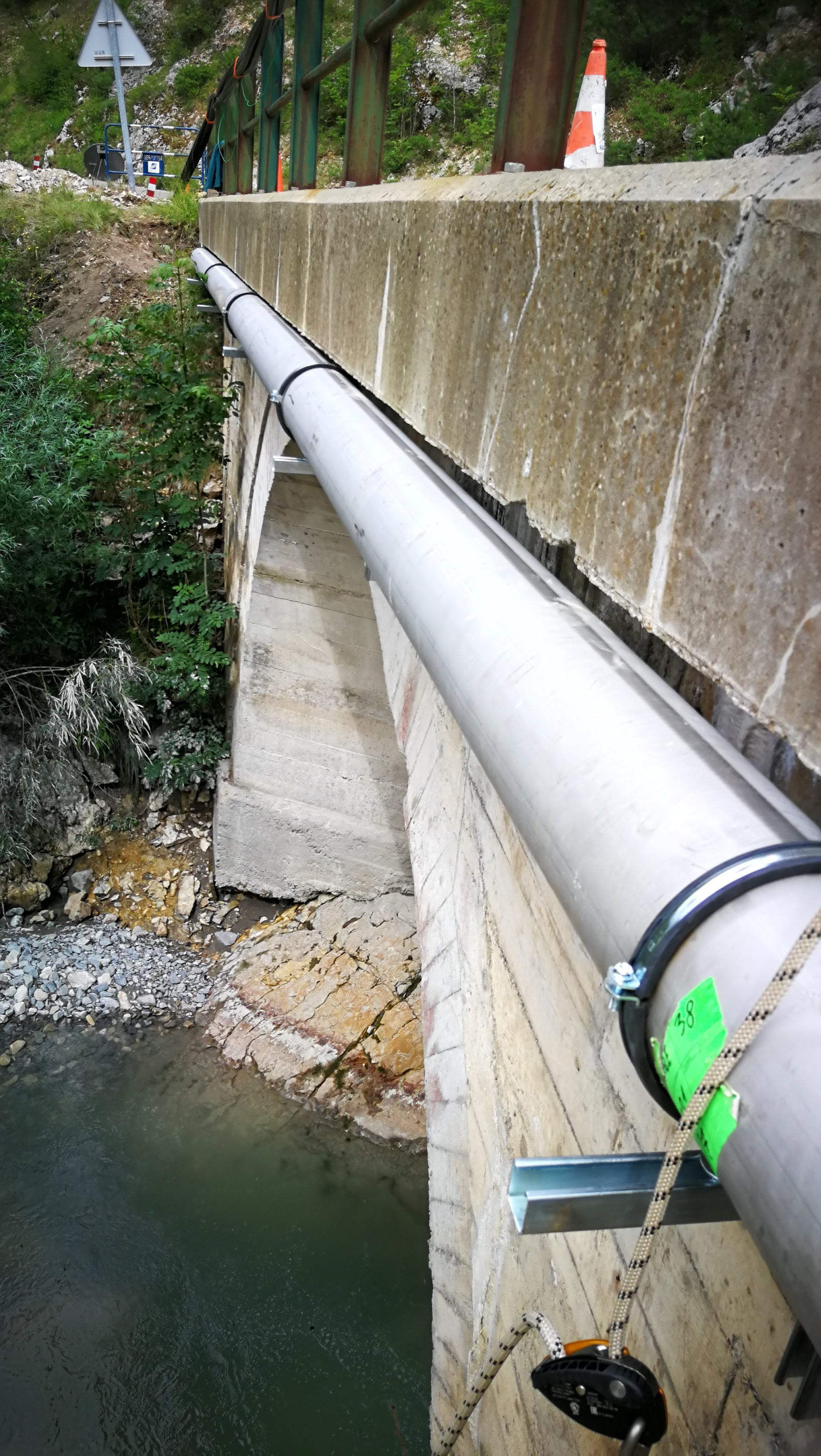 Manutention et positionnement du tube