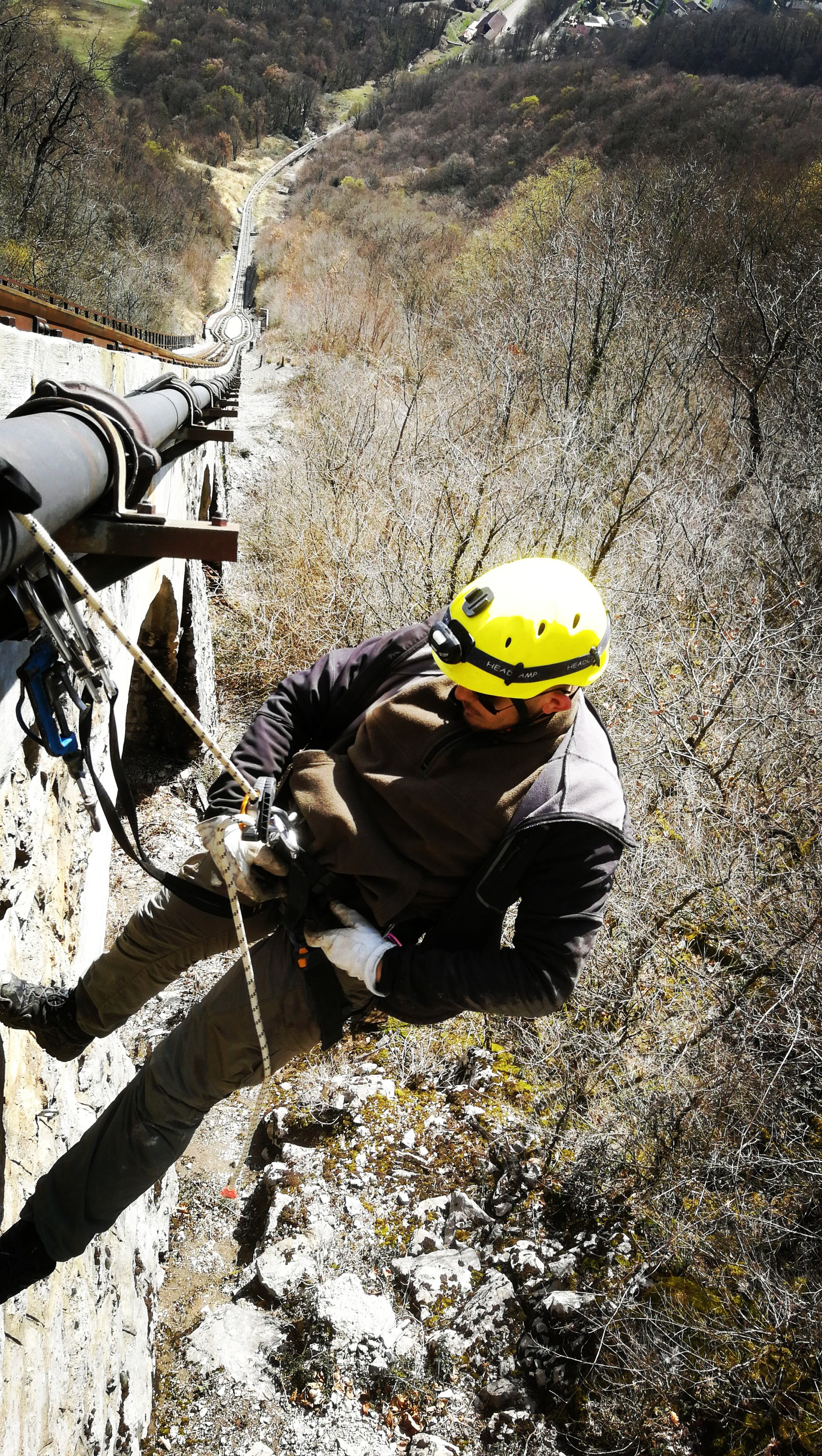 Fixation sur console ; Travaux sur cordes