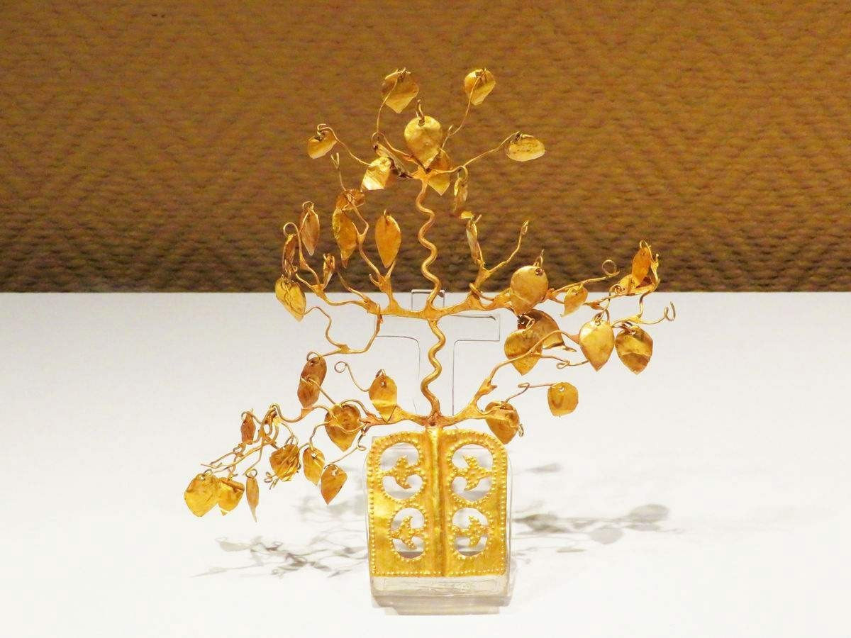 Gold-Inlaid and Jade-Encrusted Buyao, Unearthed From the Southern Tang Tomb in Hefei, in the Collection of Anhui Museum, China