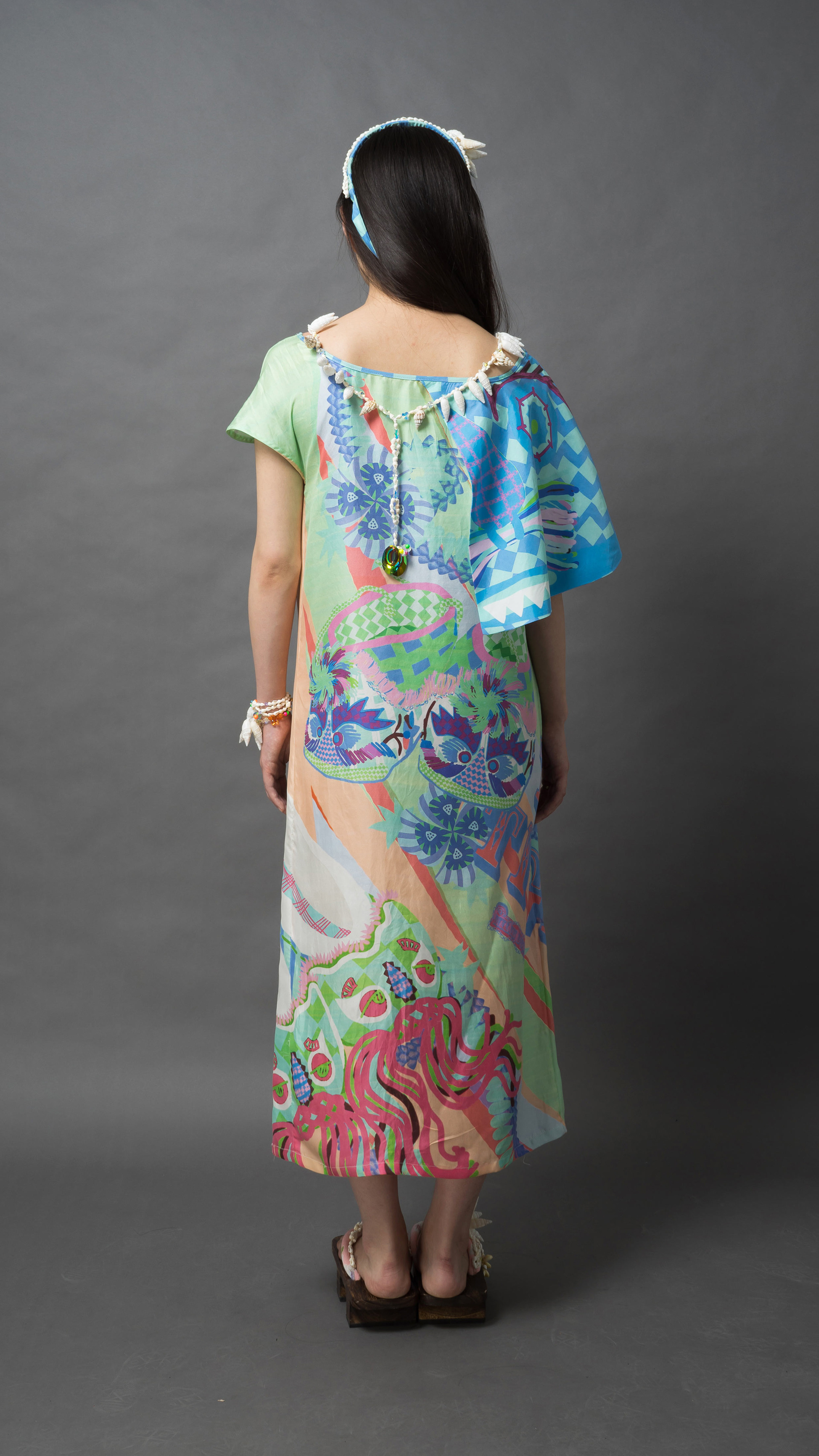 Different Angles of the LOOK III 2