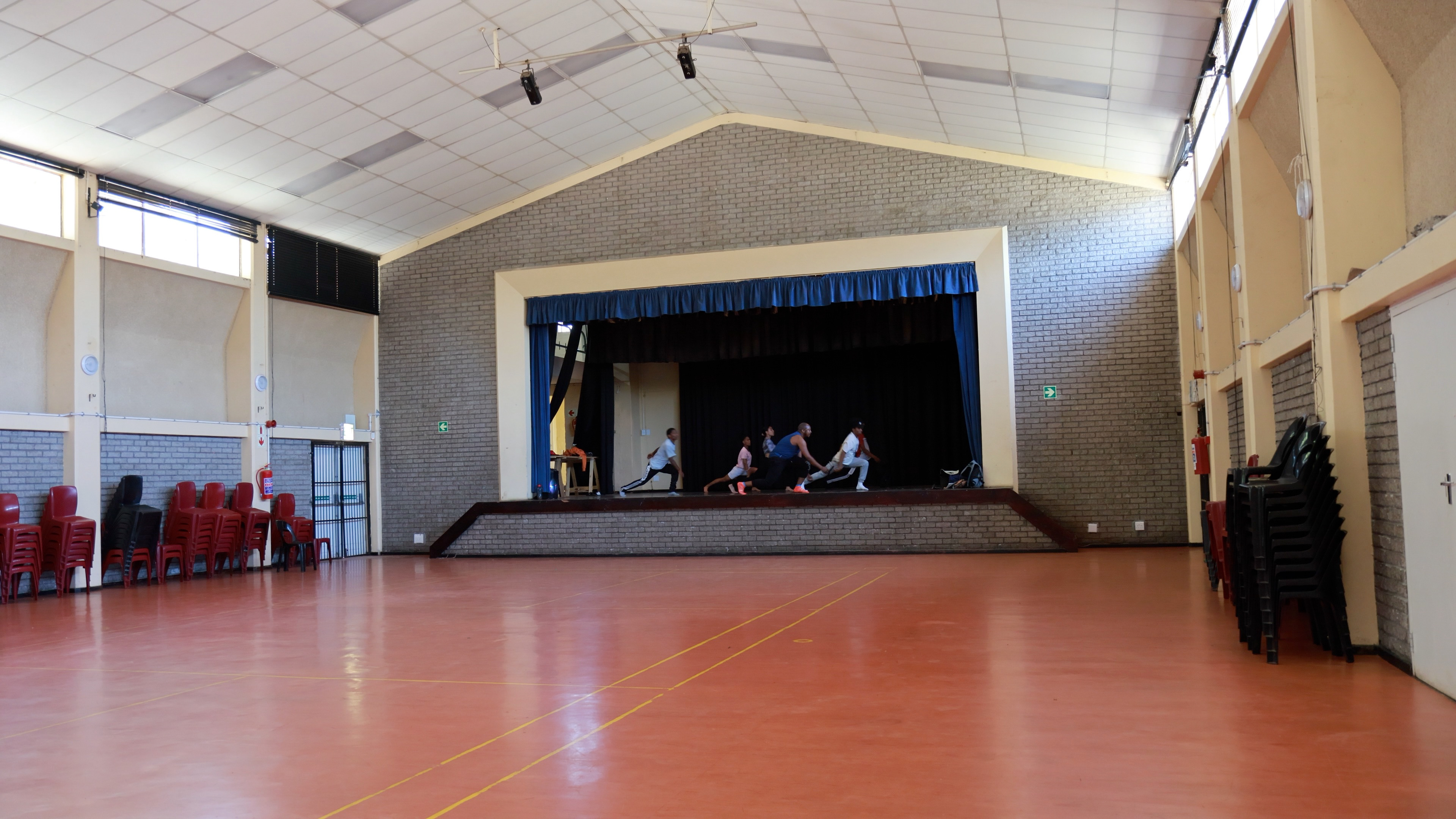 African contemporary training with Mthetheleli Dlakavu at Saxonsea Community Hall