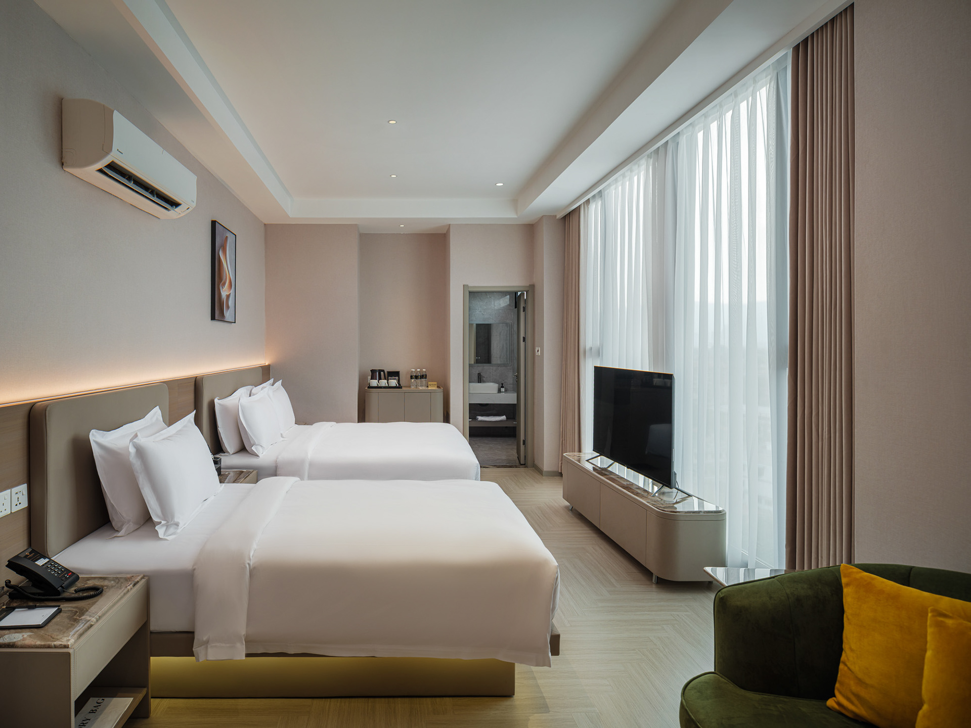 Landison Hotel