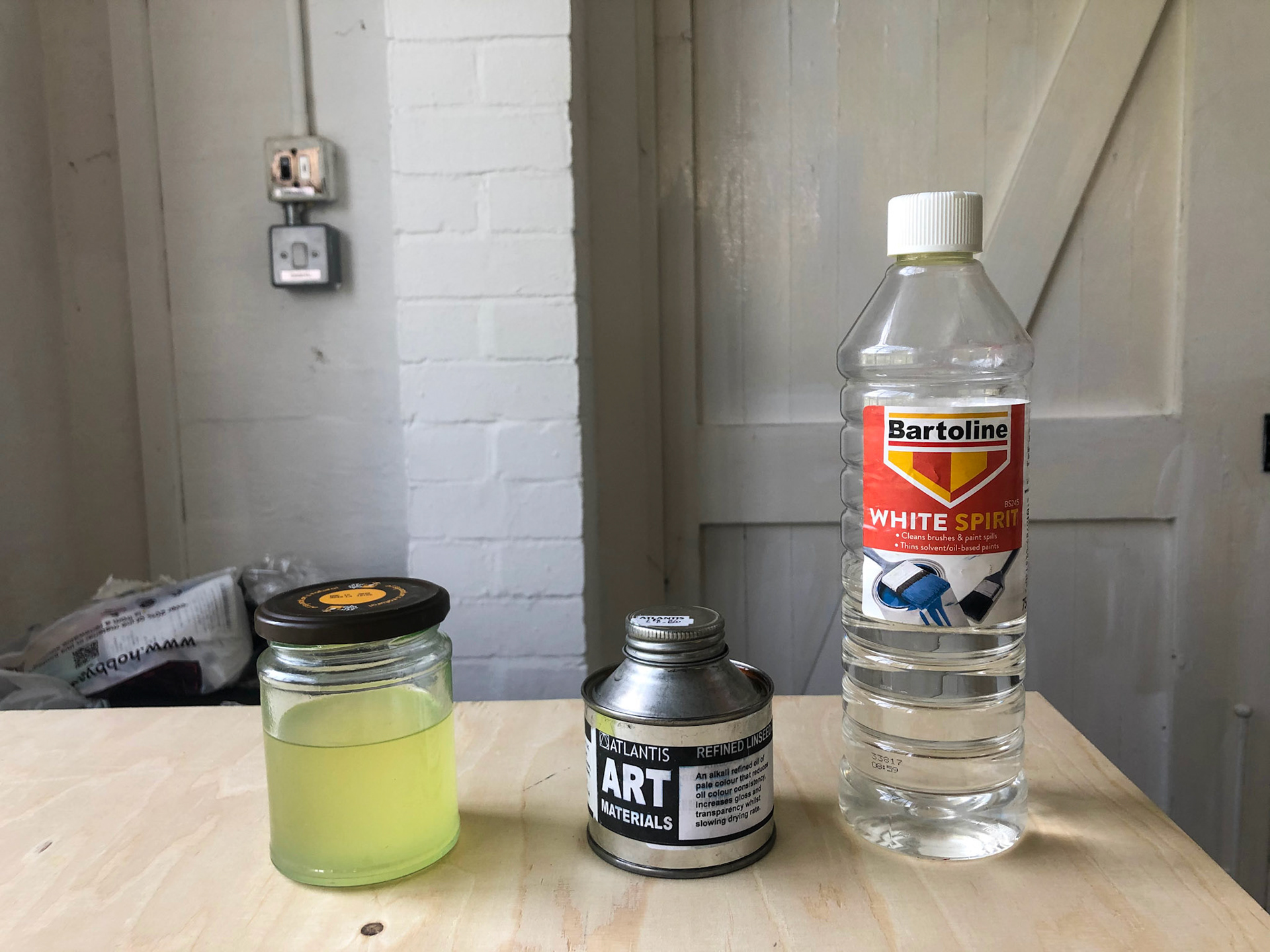 Half Linseed oil and White Spirit as painting medium