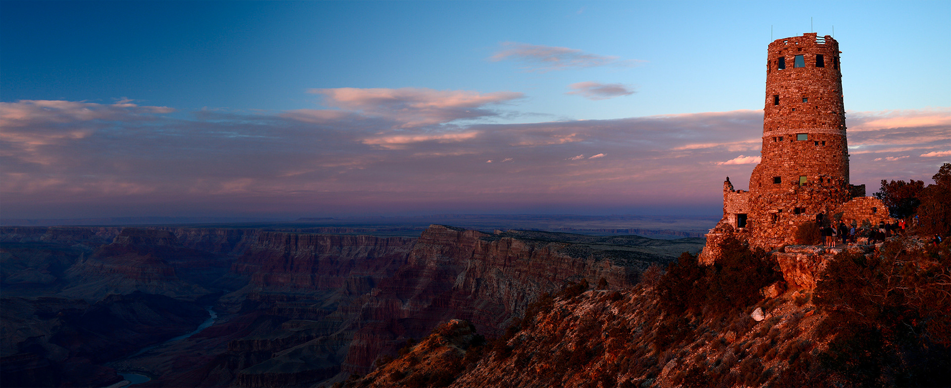 My "adopted" national park, this has always been my favourite spot in the park. Maybe its because of the fact that we hiked so hard on the south kaibab trail during our first visit to the park, only to get a tiny glimpse of the colorado river (and did not realise this existed). Or the missed double rainbows that we could have experienced had we not made last minute changes in our travel plans. It could also be that this location was always assoicated with hope, hope for the perfect sunset which continues to elude me till this day.