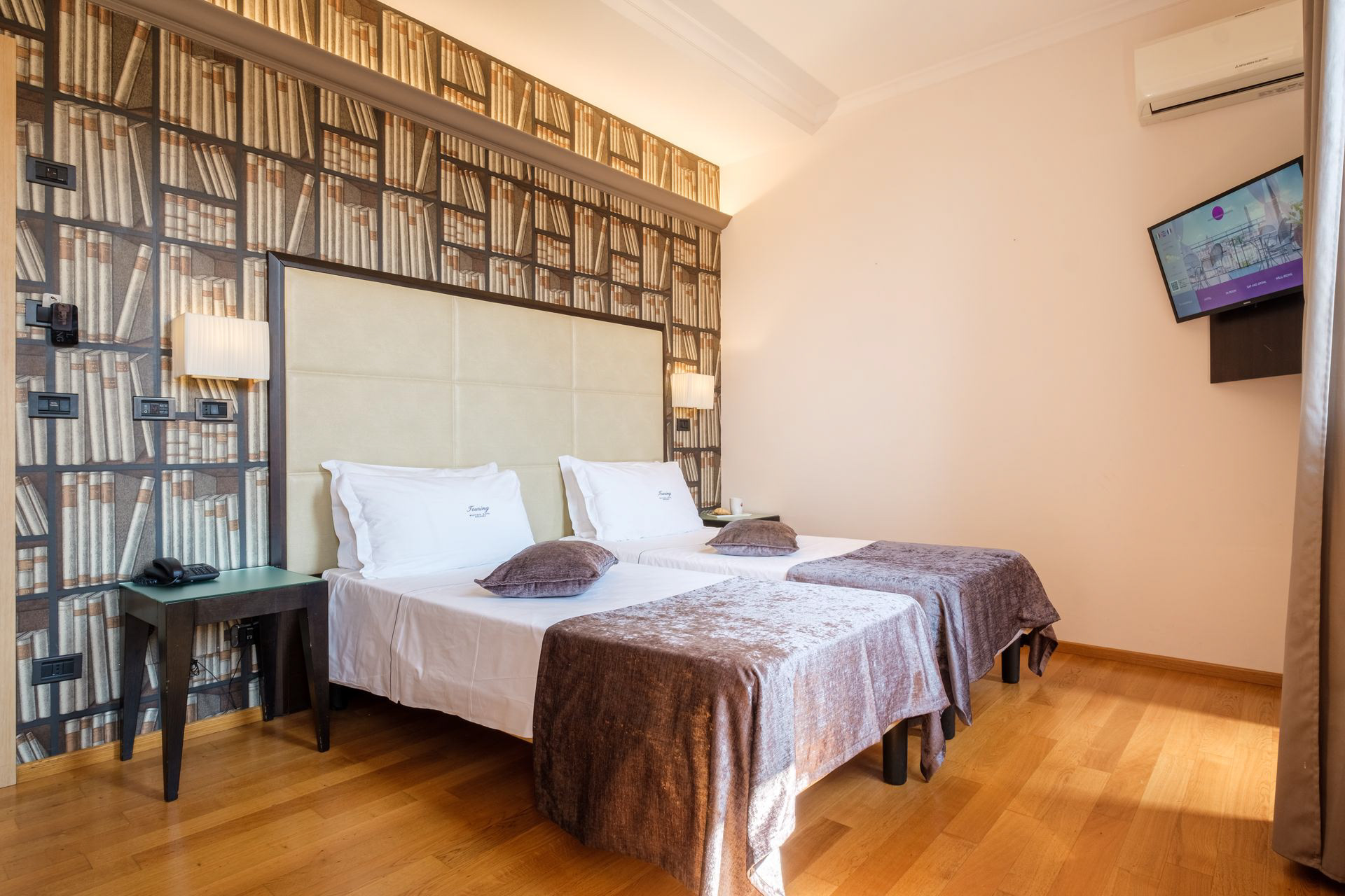 fotografia di interni per Hotel Touring Bologna