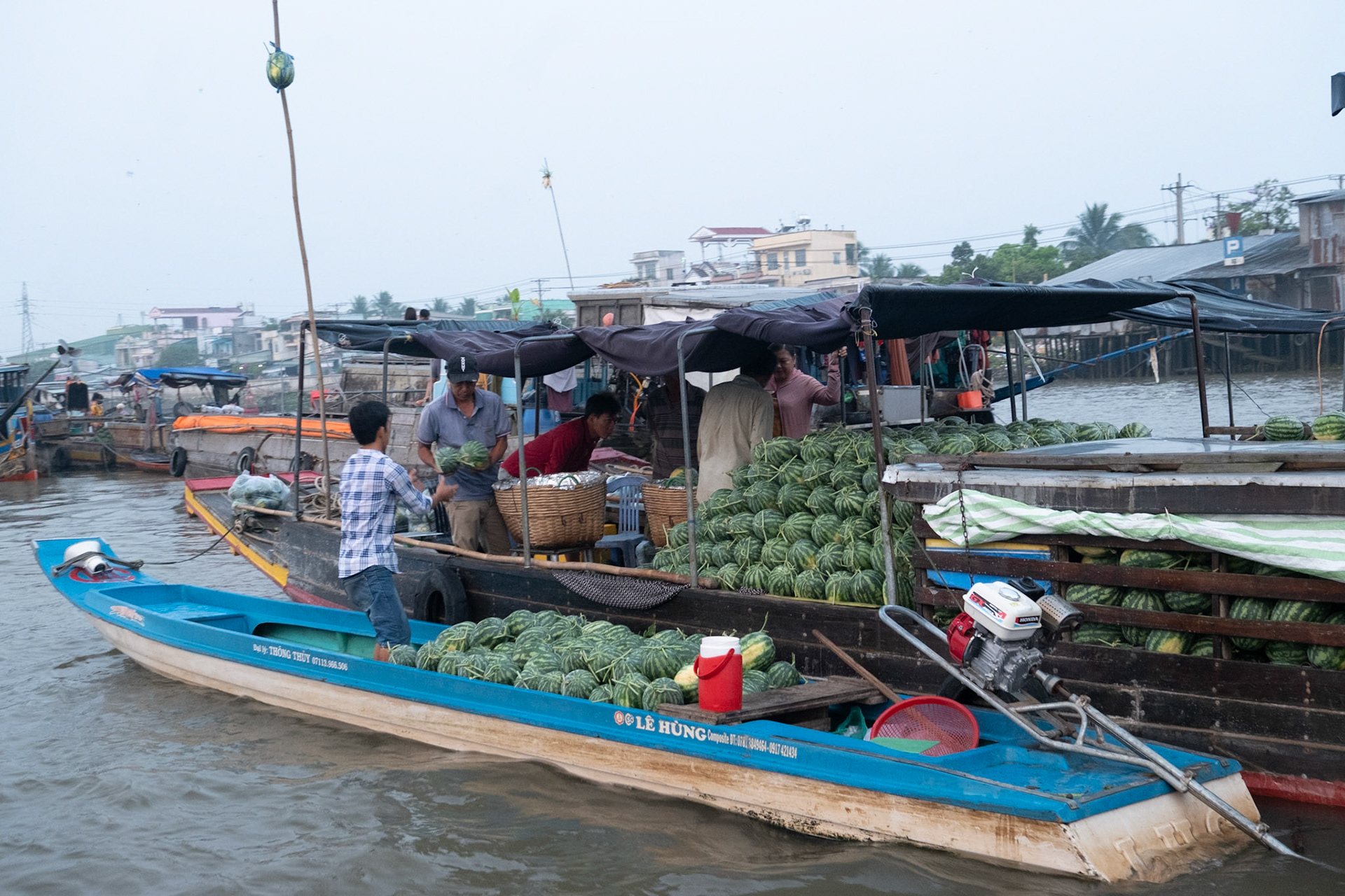 Floating Market Im Mekong Delta