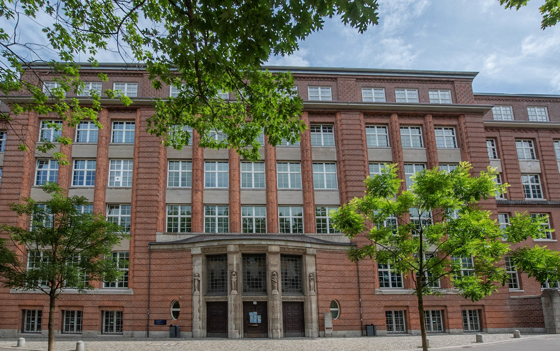 Fachhochschule. Berliner Tor