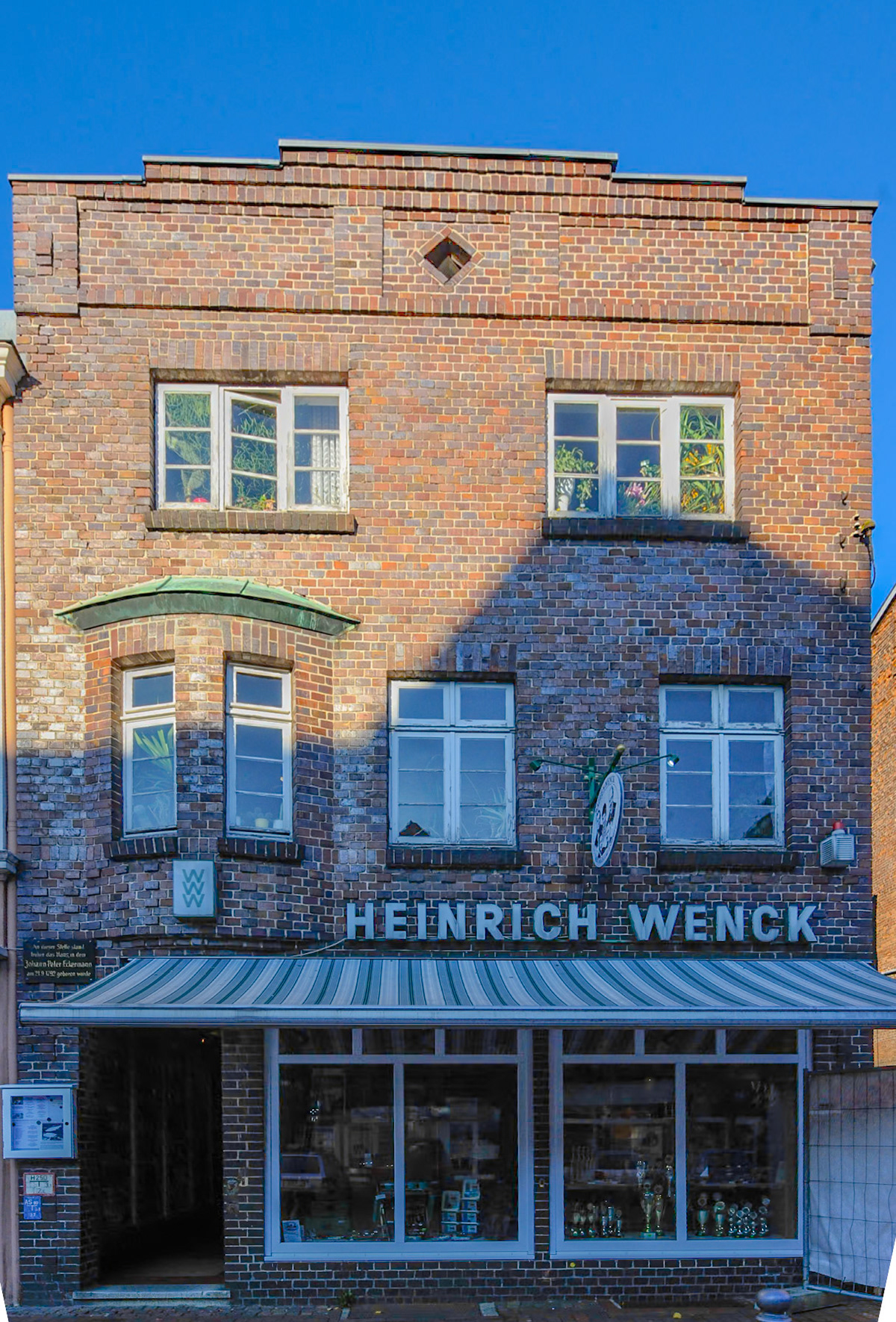 Waffengeschäft Wenck 53°21'51" N 10°12'22" E