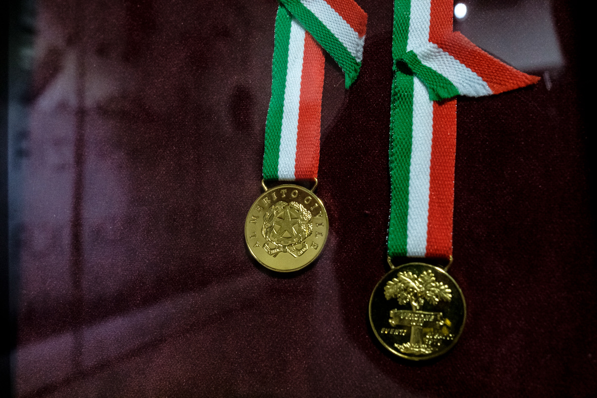 la Medaglia d’Oro al Merito Civile.