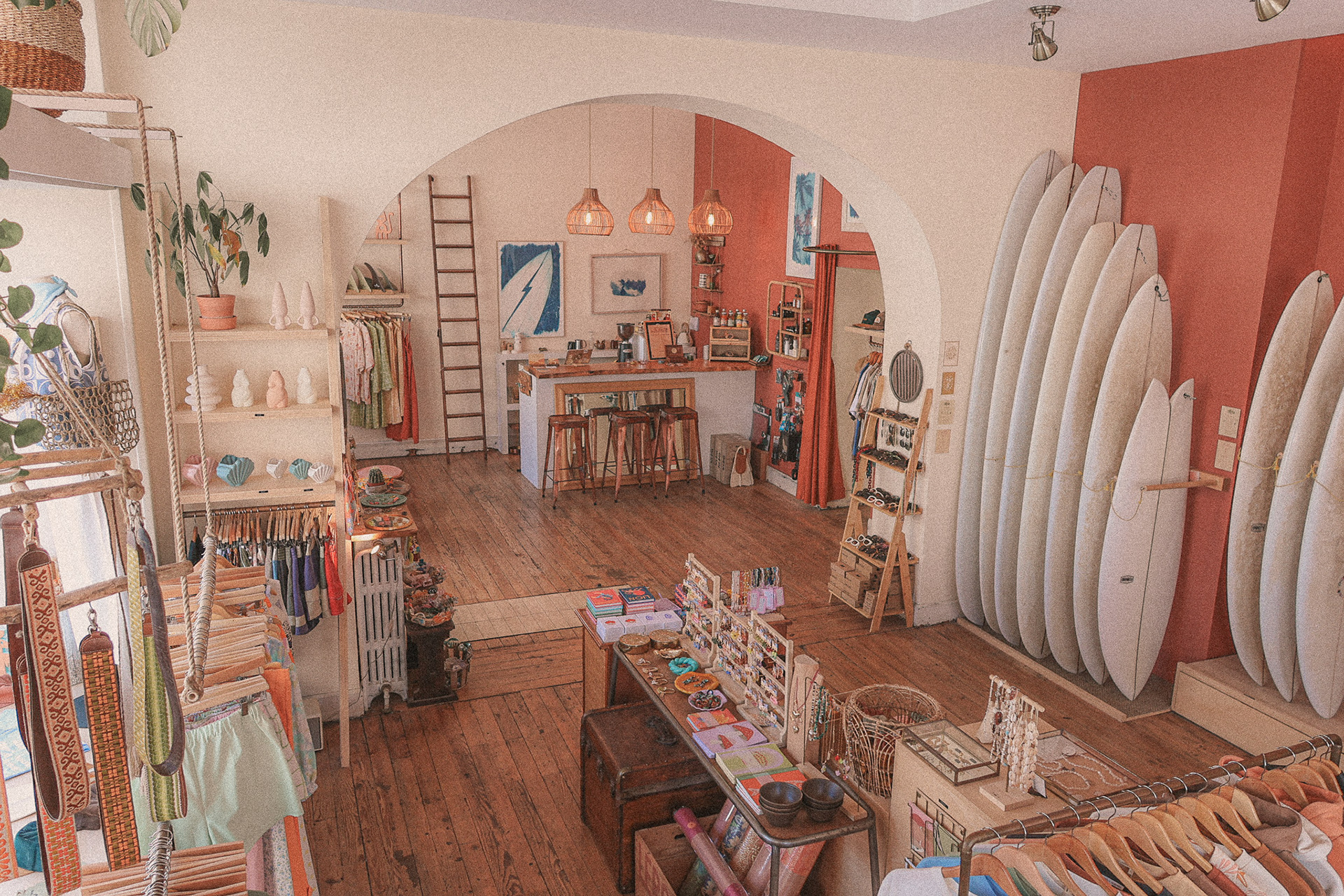 colors of surfing shop