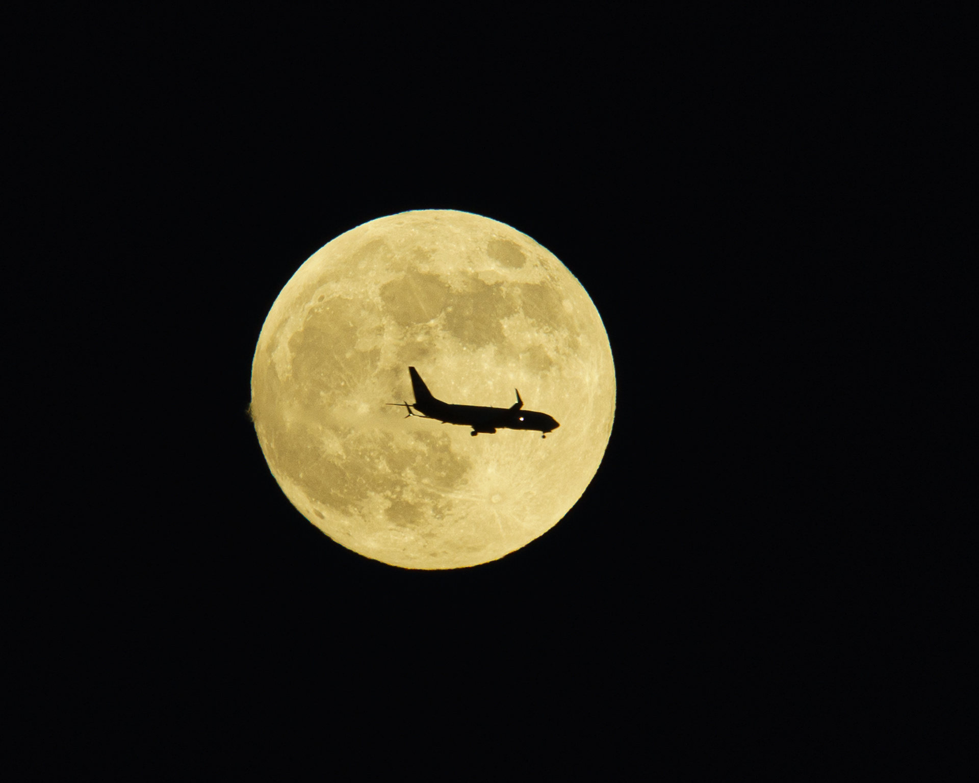 Flying Full moon