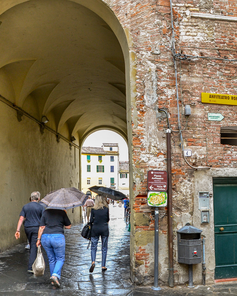 Piazza Anfiteatro lies beyond this non-descript alley, one of four gateways to the piazza.