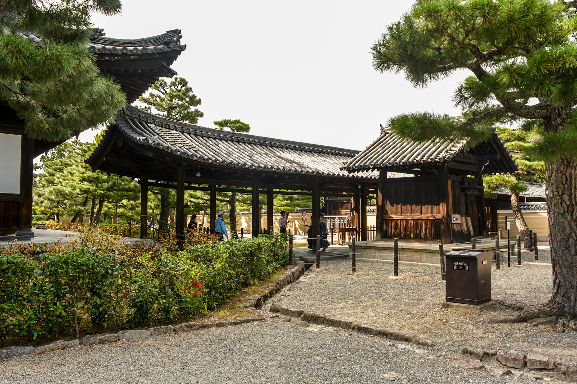 Kennin-ji gardens.