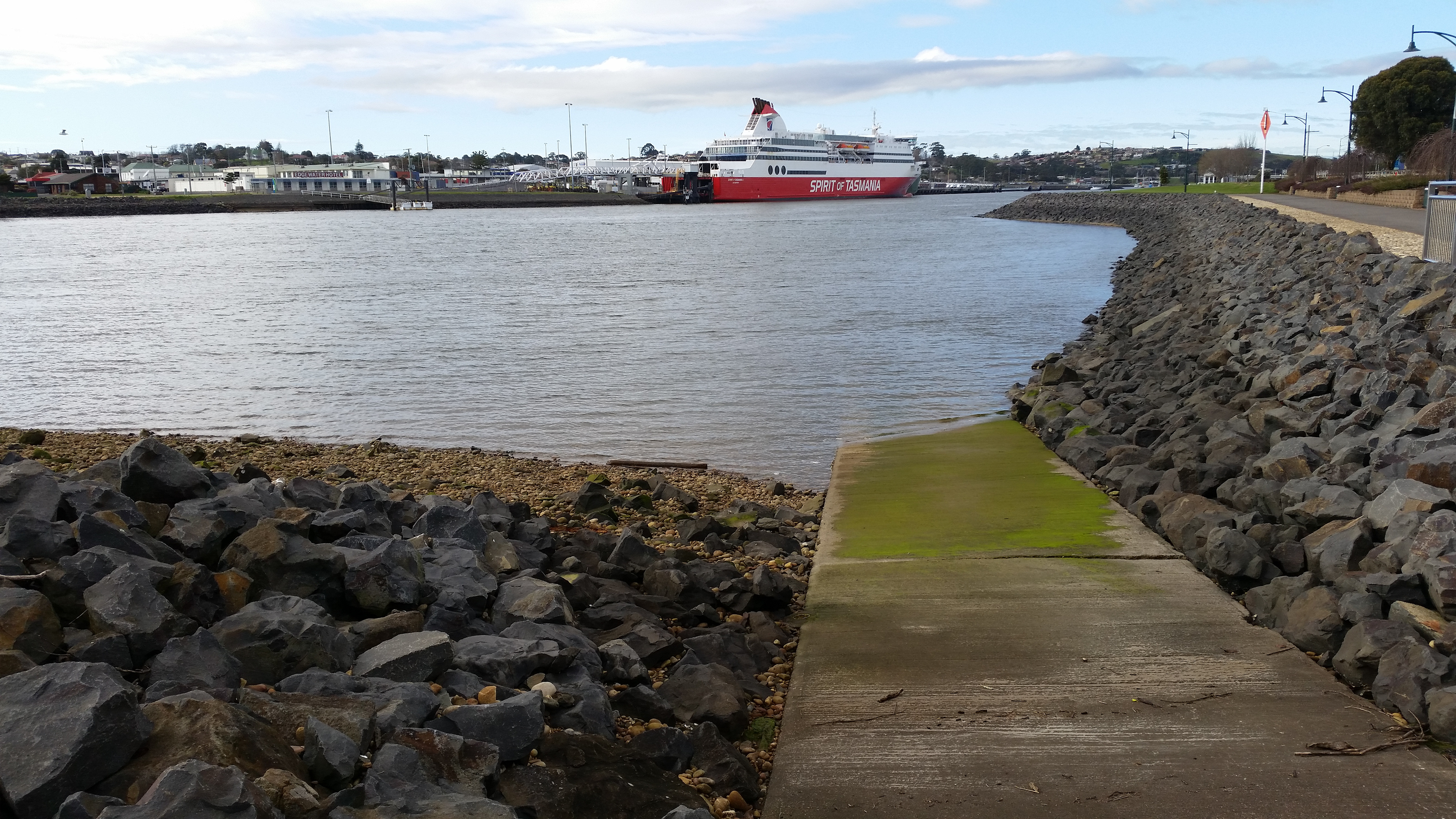 We say farewell to the Spirit of Tasmania as we start our tour of Tassie.