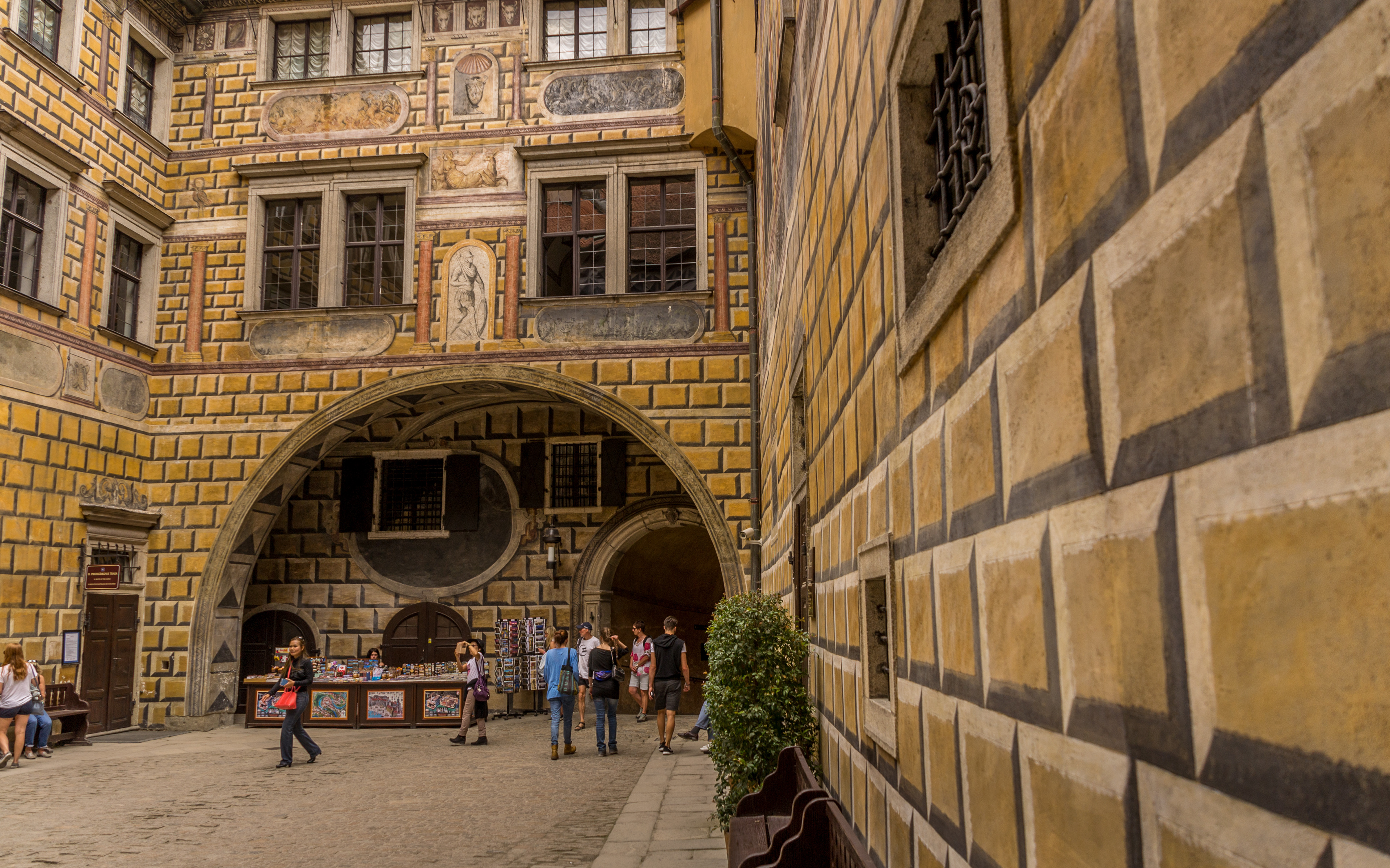 The 3rd & 4th courtyards of Kromlov castle features facade paintings representing scenes and figures from the Greek and Roman history.