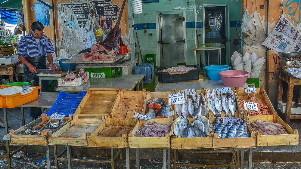 venditore di pesce Palermo