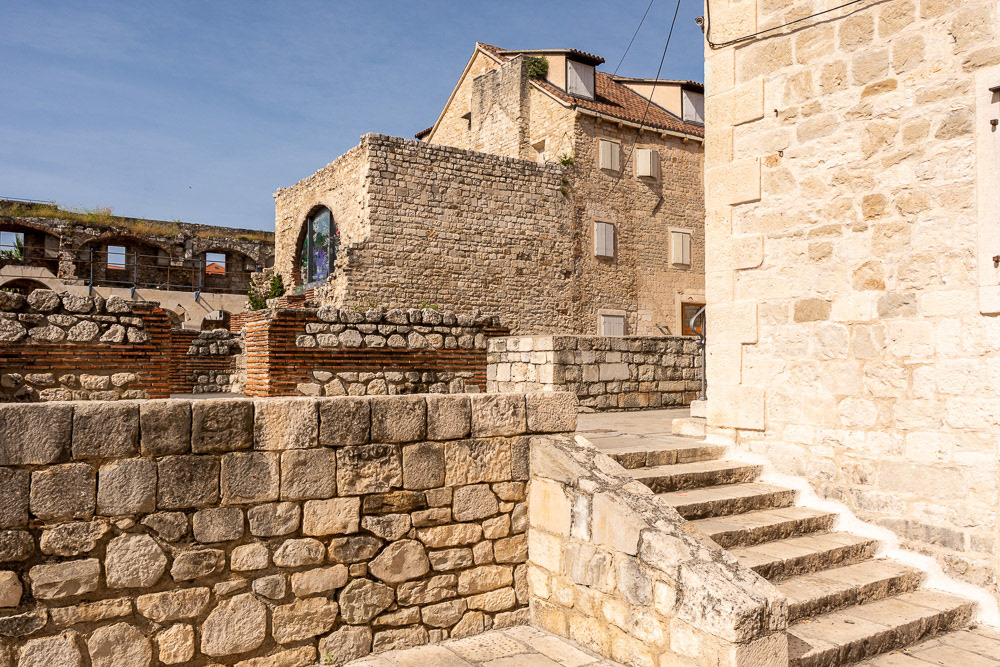 Inside Diocletian's Palace (the world's most complete remains of a Roman palace). Between the 12th and 14th centuries, there was a greater architectural development, when many medieval houses filled not only Roman buildings but also a large part of the free space of streets and docks.