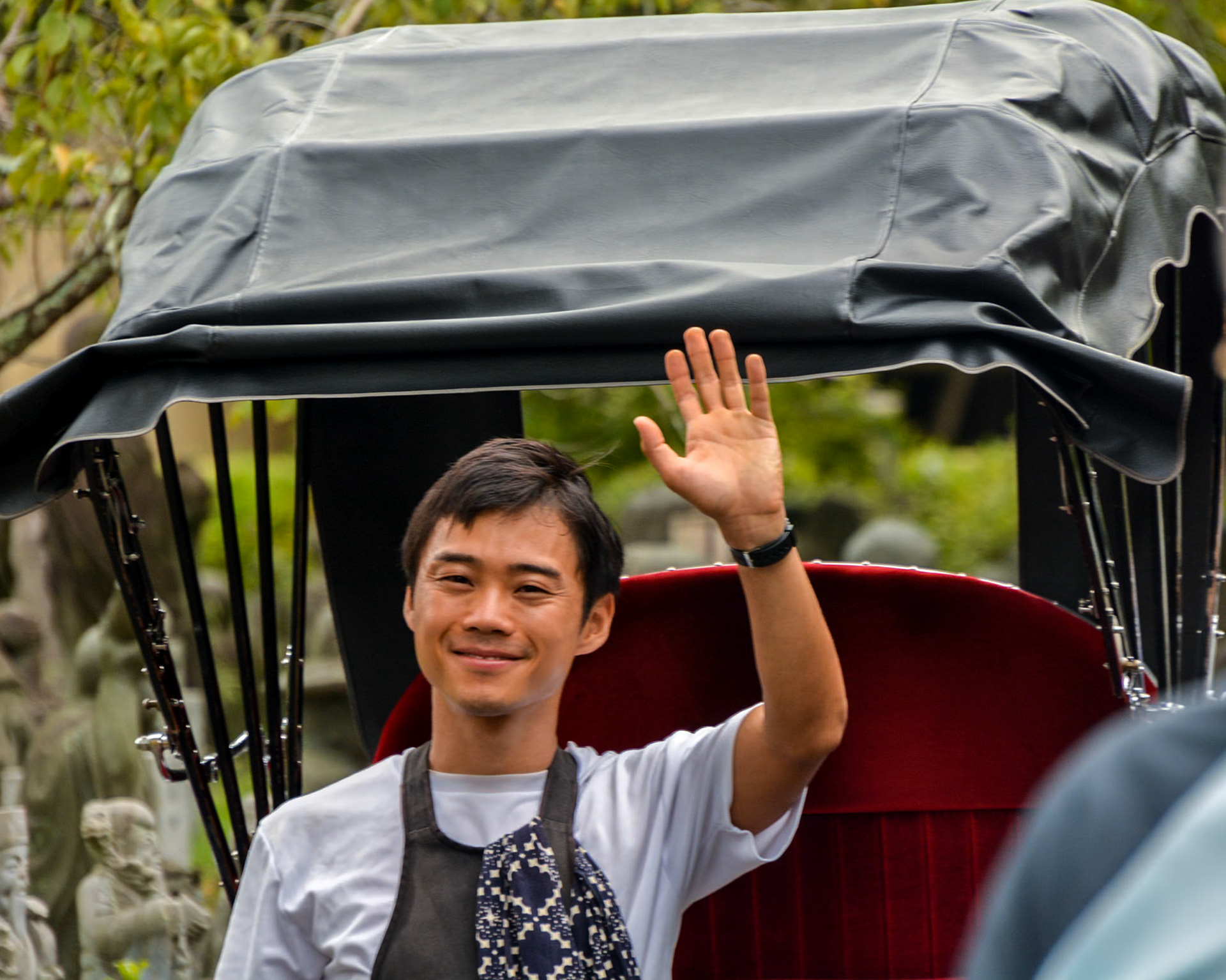 A farewell wave from our Rickshaw man.