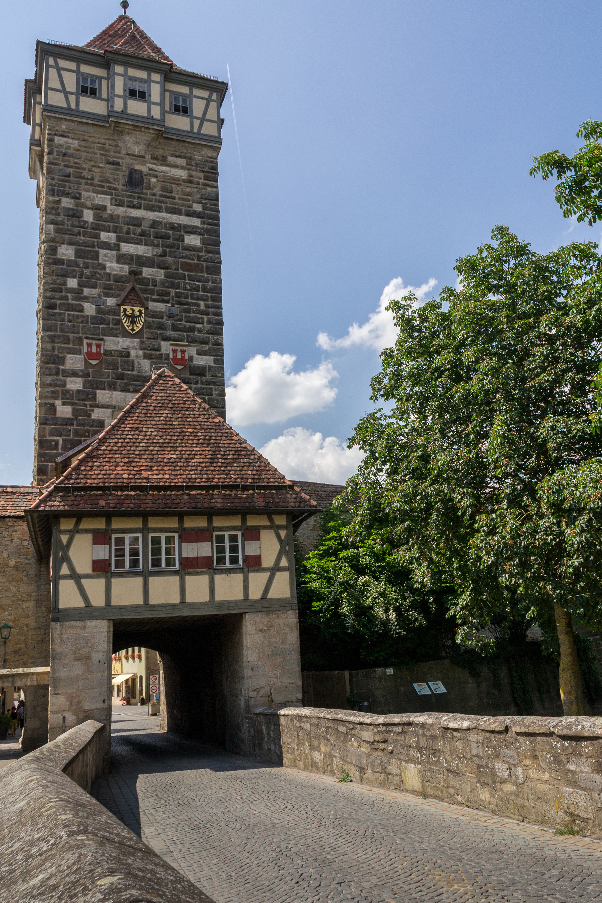 The Rödertor, one of the five main gates of the outer city fortifications of Rothenburg.