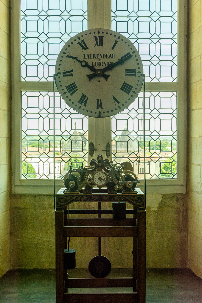 Château des ducs d'Épernon, old time-piece