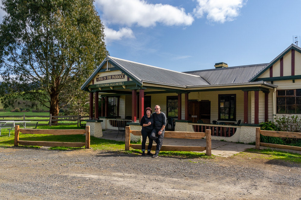 "Pub in the Paddock" we arrive in time for lunch.