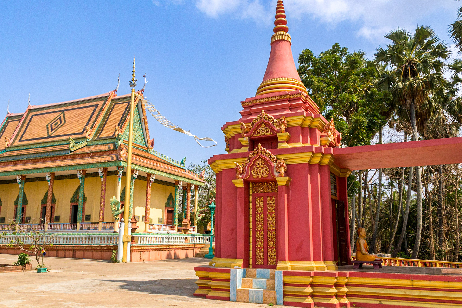 Wat Hanchey is a thriving religious complex of both Hindu and Buddhist temples.