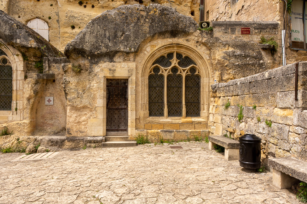 Monolithic church of Saint-Émilion hewn into the rock dates back to the 9th century.