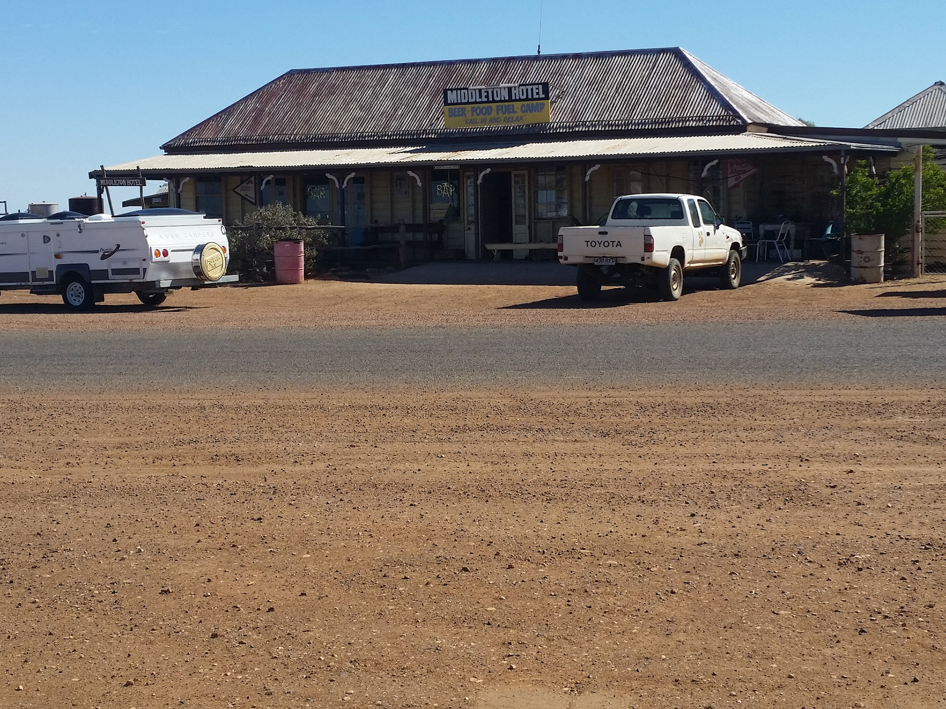 Middelton Pub.........a survivor from pioneering times