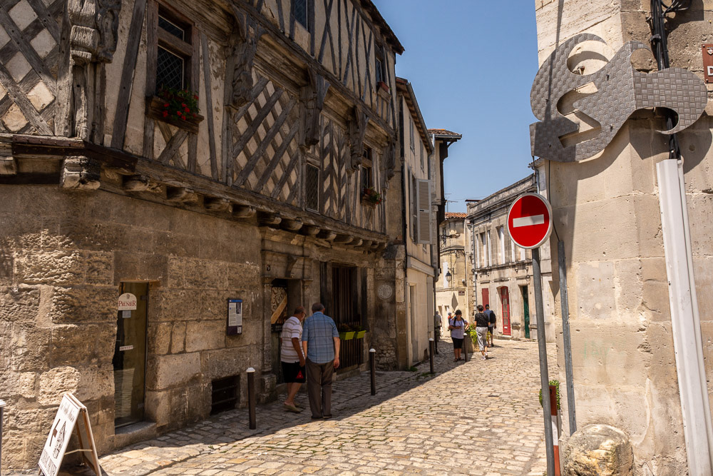 The oldest house in Cognac - Maison de la Luitenance.