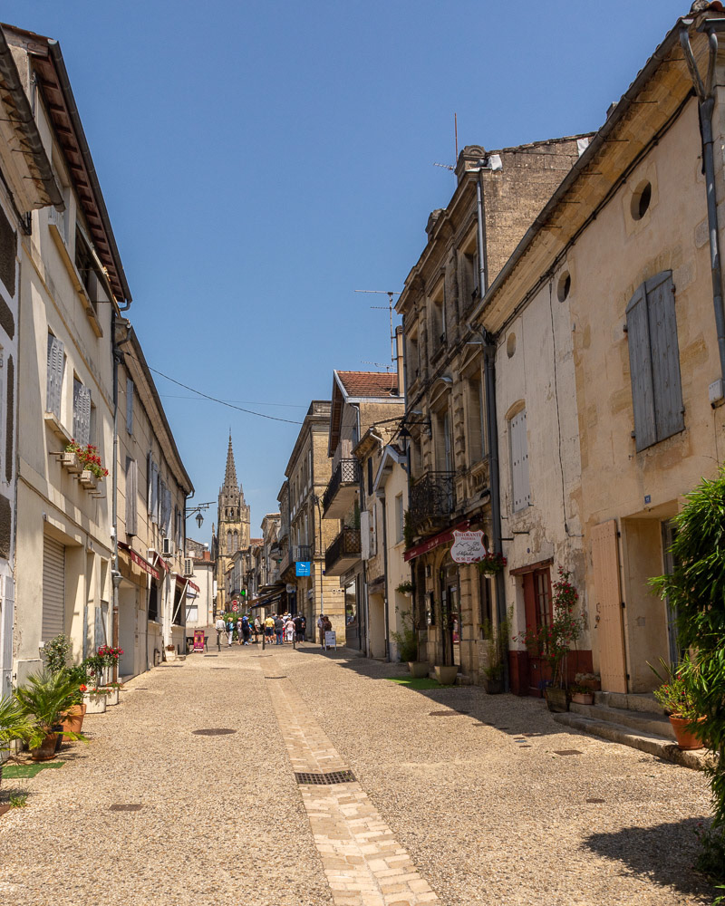 Rue du Generale De Gaulle.