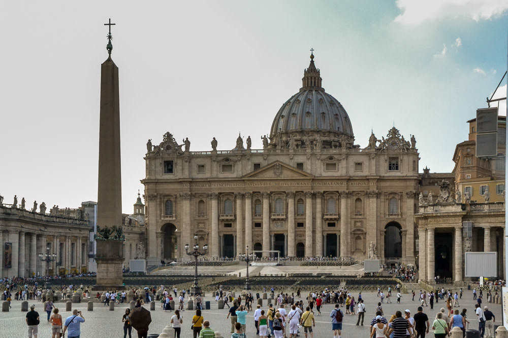 St Peter's Bascilica from St Peter's Square.