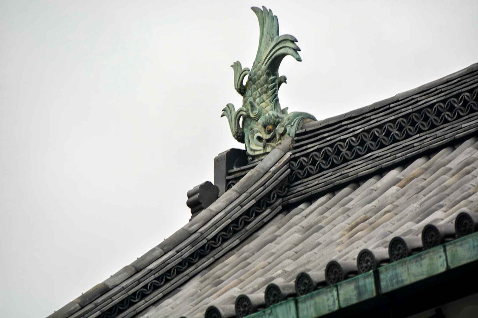 Shachihoko shibi (roof adornment in the shape of a carp and head of a tiger)