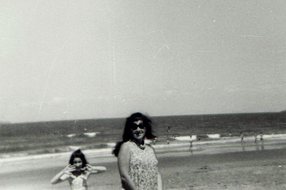 Cheryl with Leanne at Emu Park 30-10-70