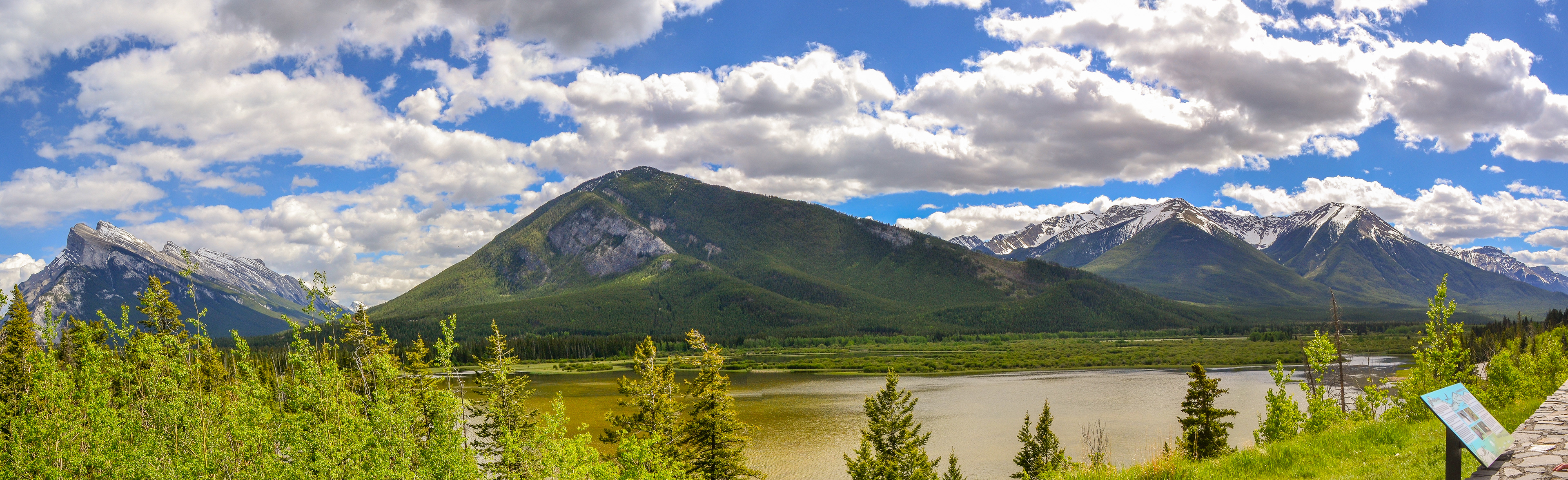 Vermillion lakes with Mount Rundle and Sulphur Mountain in the background.