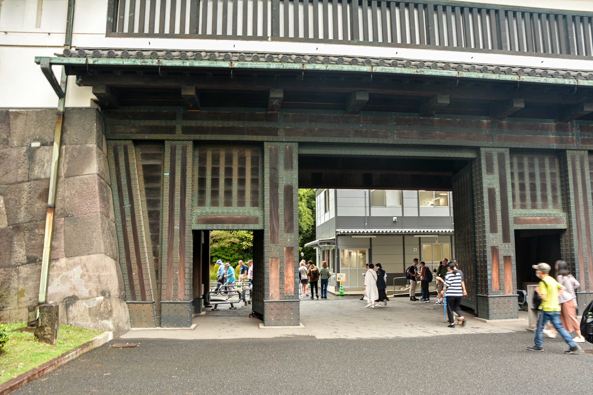 Hirakawa-mon is said to have been the main gate to the Sannomaru of Edo Castle.