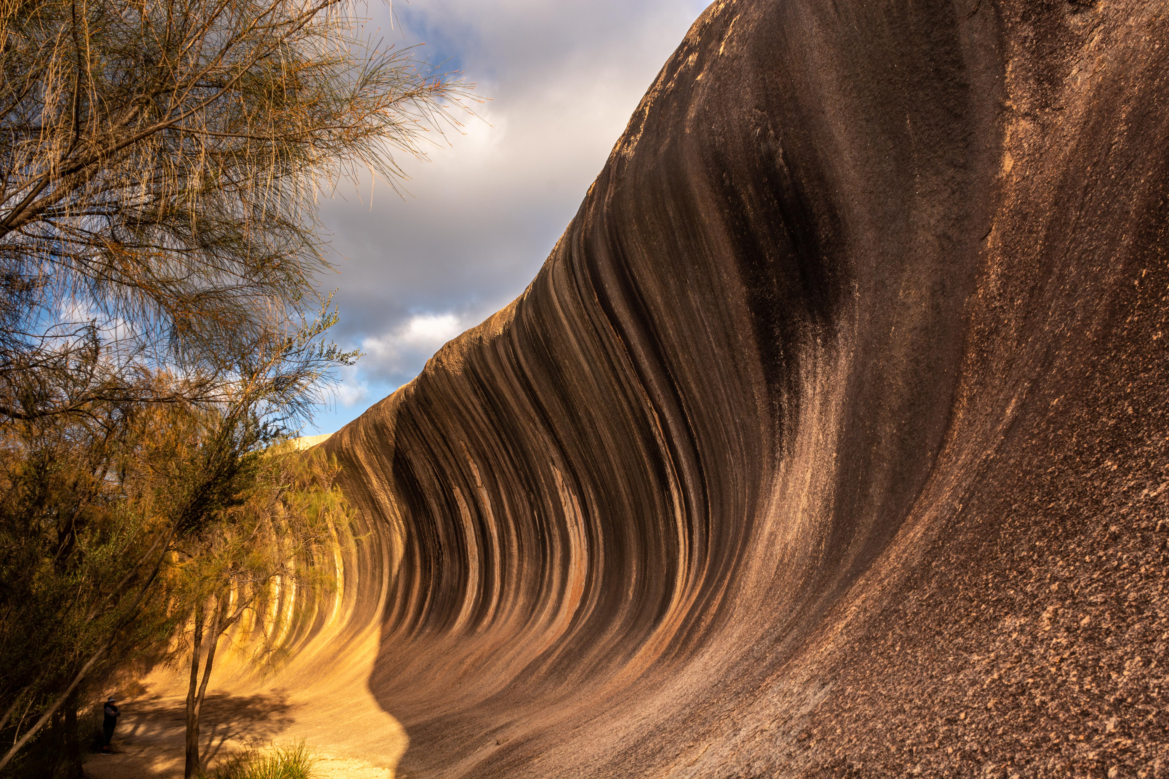 Wave Rock ....... afternoon light and lengtnening shadows
