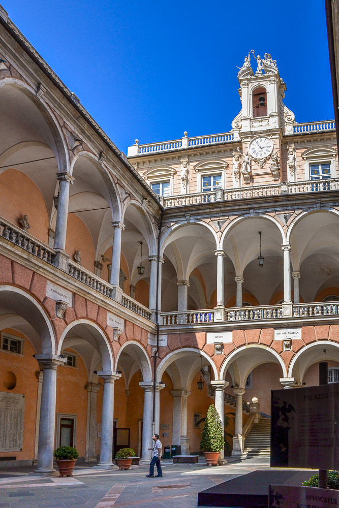 Another beautiful courtyard of grand proportions.