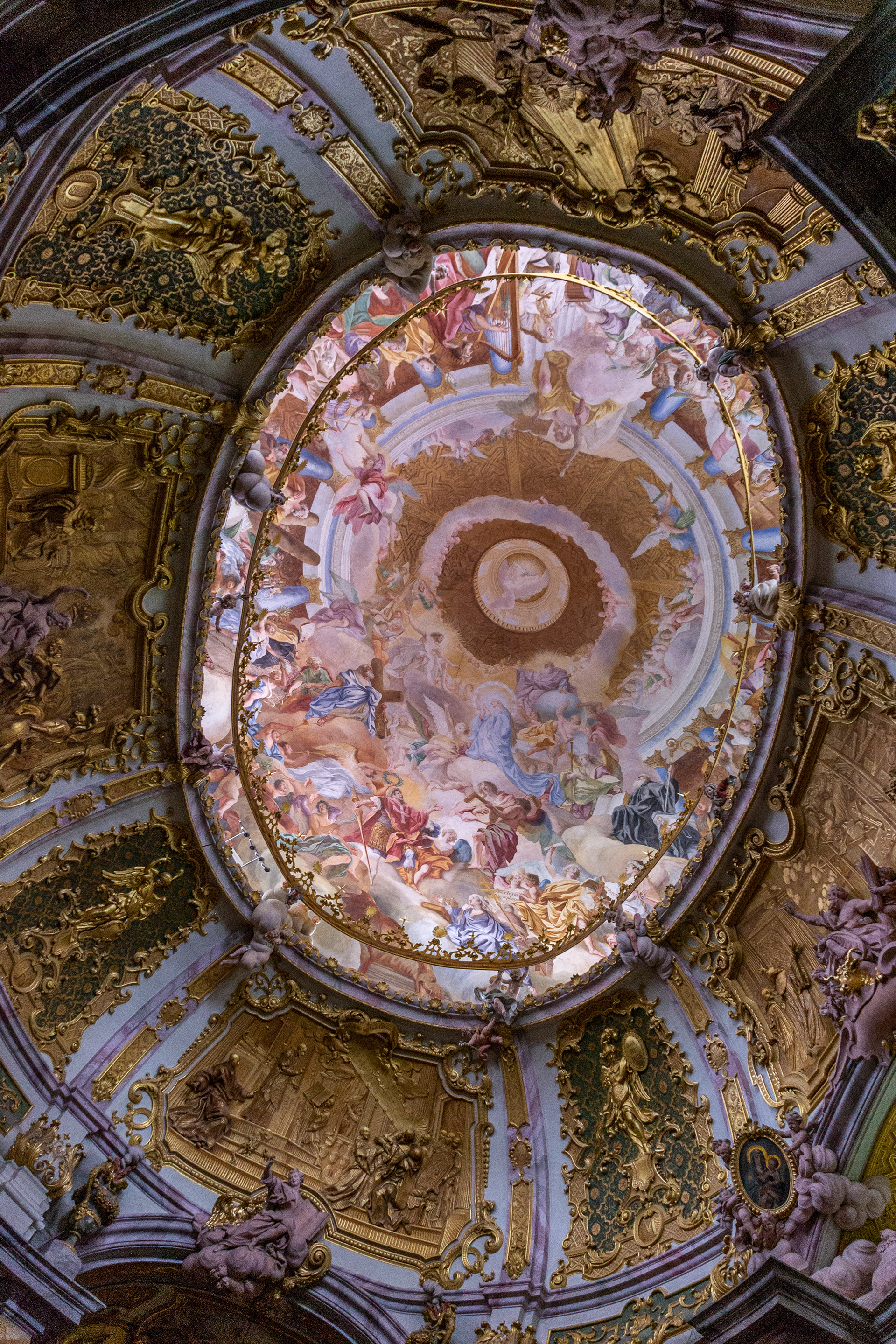 In 1721 the large ceiling fresco of the church was completed and signed by Cosmas Damian Asam.