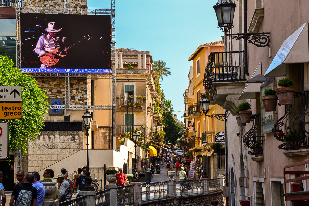 Exploring Taormina on the way to Teatro Greco..