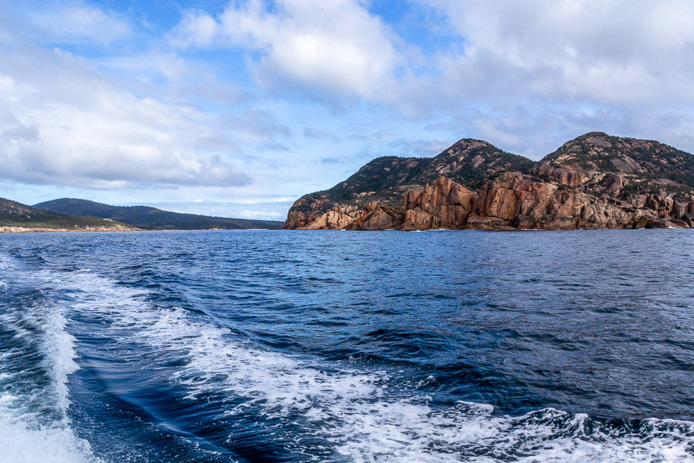 Cruising along the outer Freycinet Peninsula the scenery is spectacular.