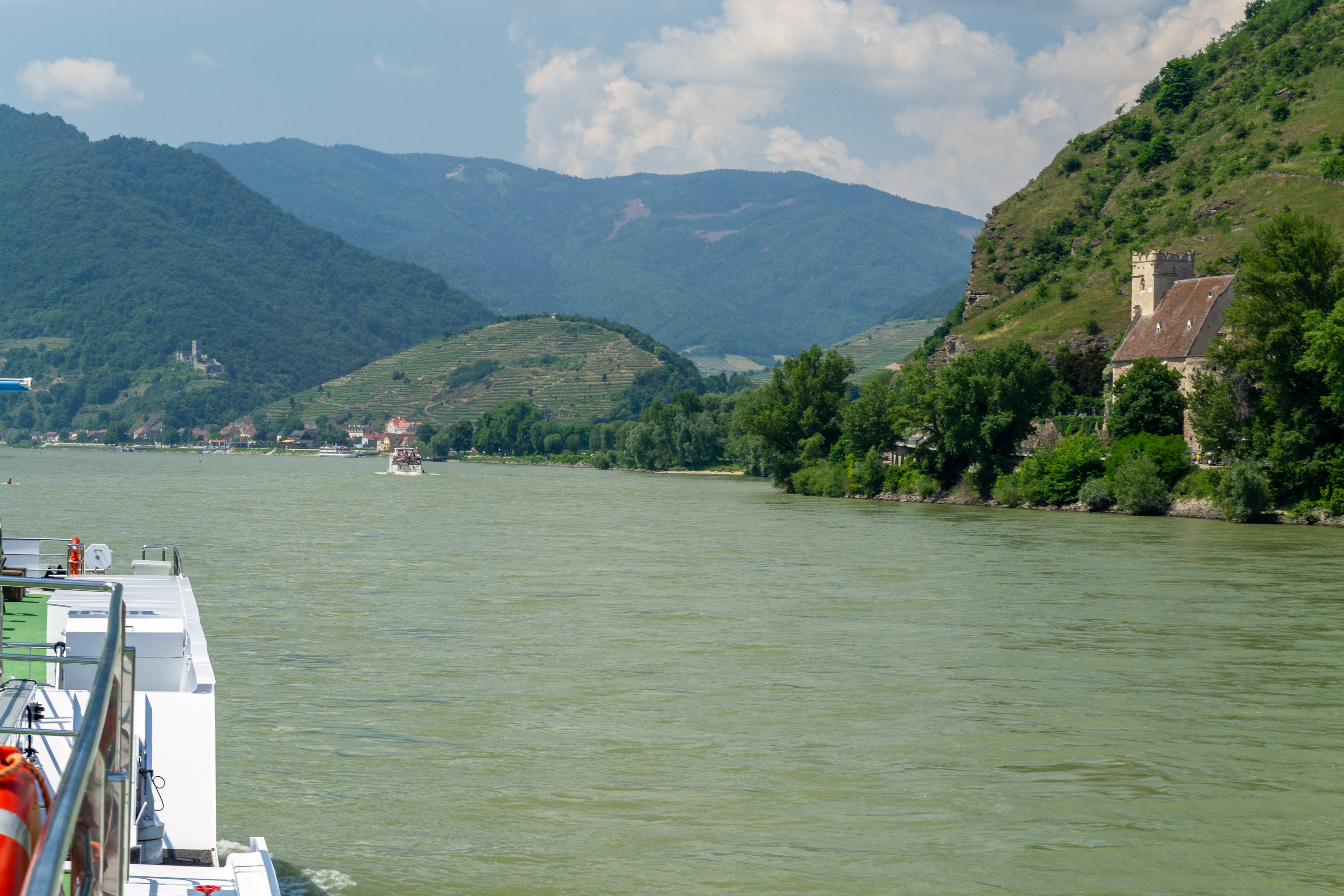 Cruising through the Wachau approaching Spitz, St. Michael church on the right bank.