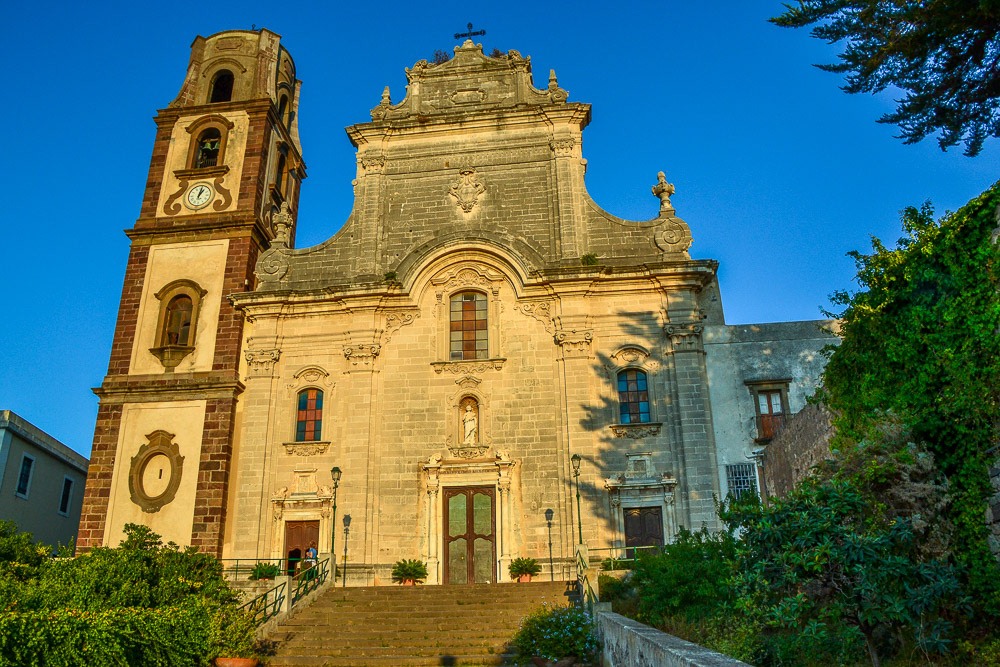 The facade of San Batolomeo highlighted by the afternoon sun.