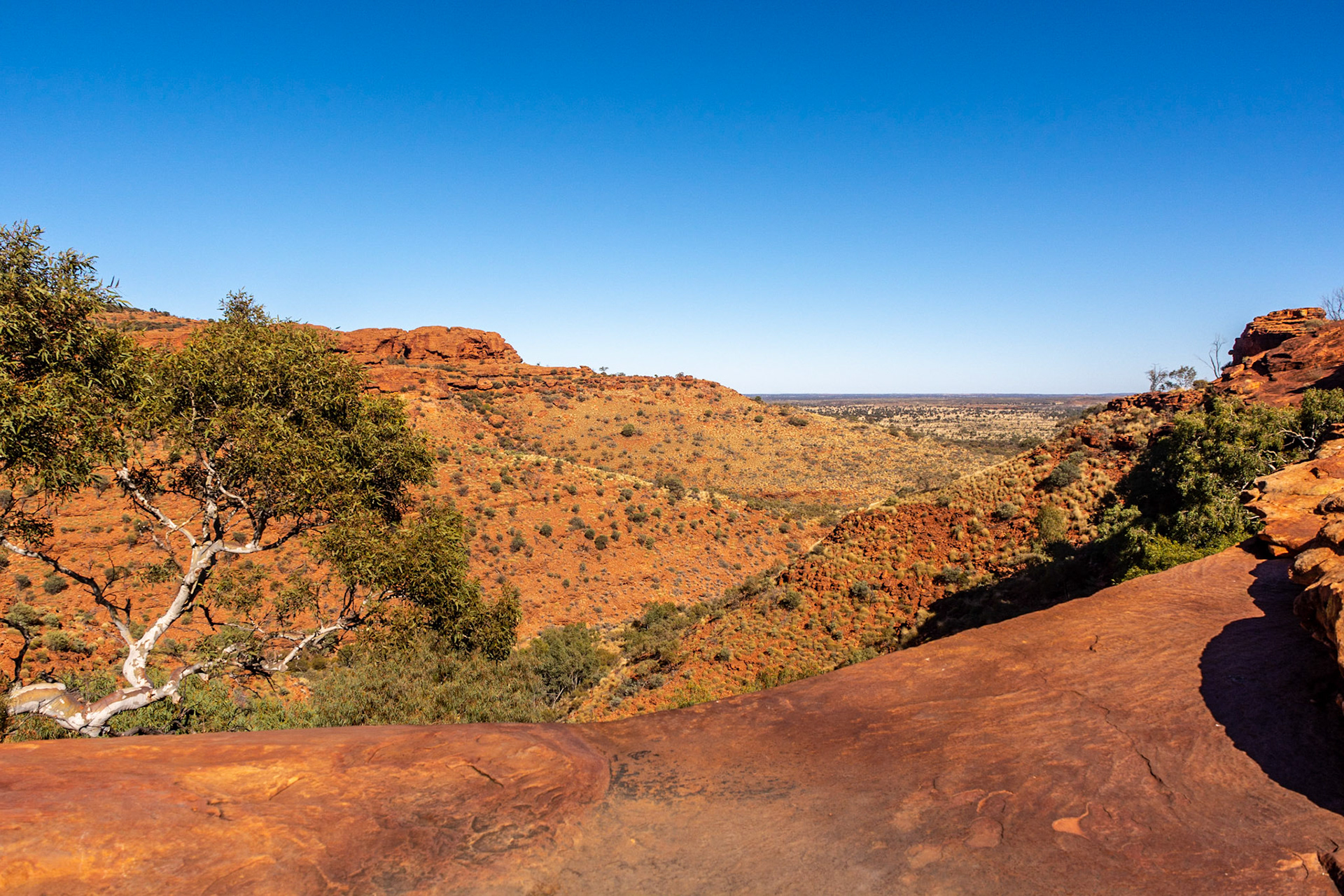 Spectacular views from the ridge top ...........
