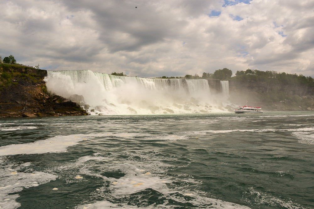 The American Falls and the smaller Bridal Veil Falls on the right.